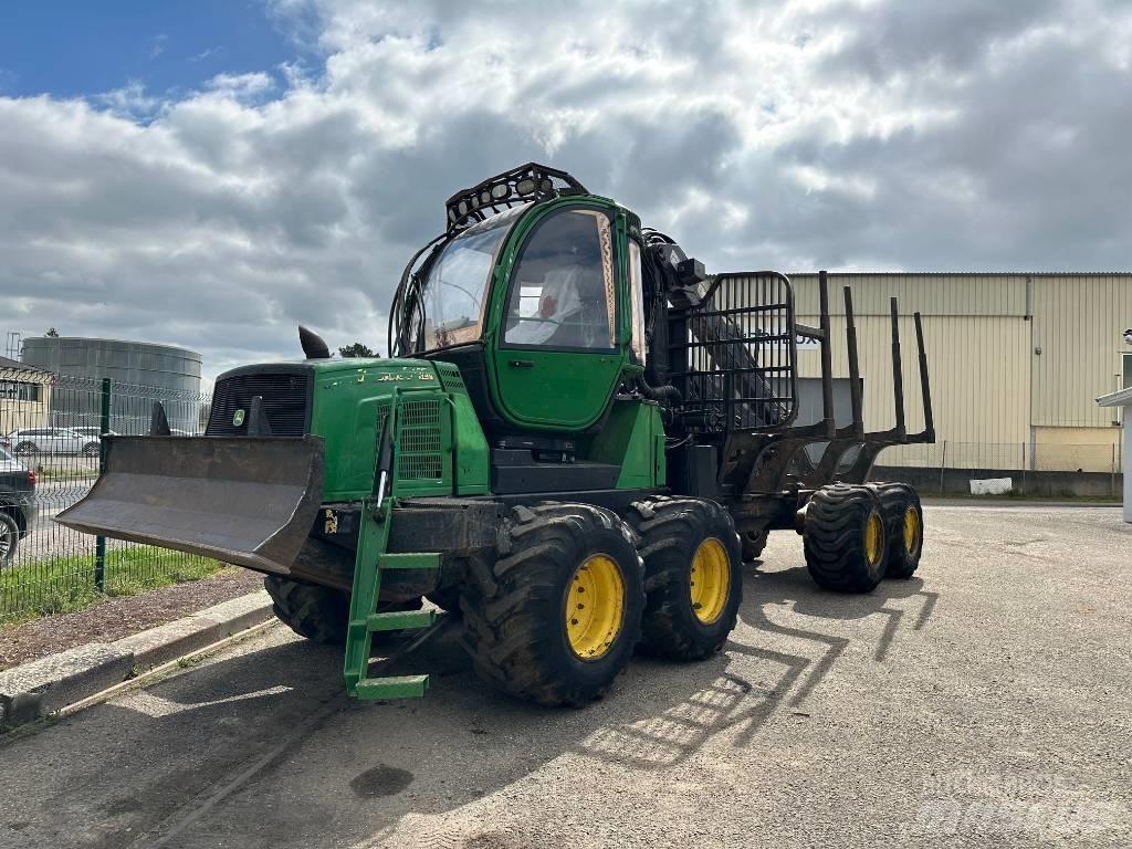 John Deere 1010E Forwarder