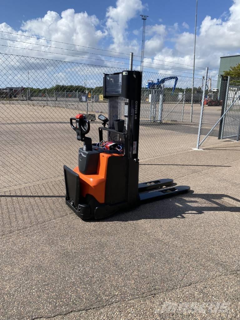 Toyota SWE 120 Transpallet uomo a terra