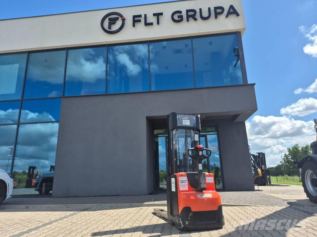 Toyota SWE140 Transpallet uomo a terra