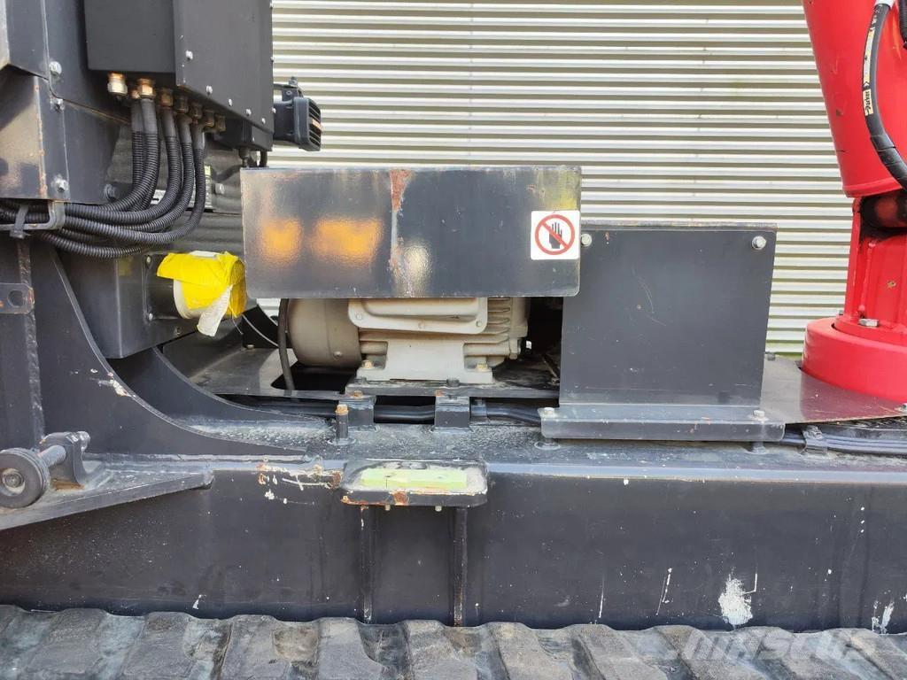 Unic URW 506 CDE Mini gru