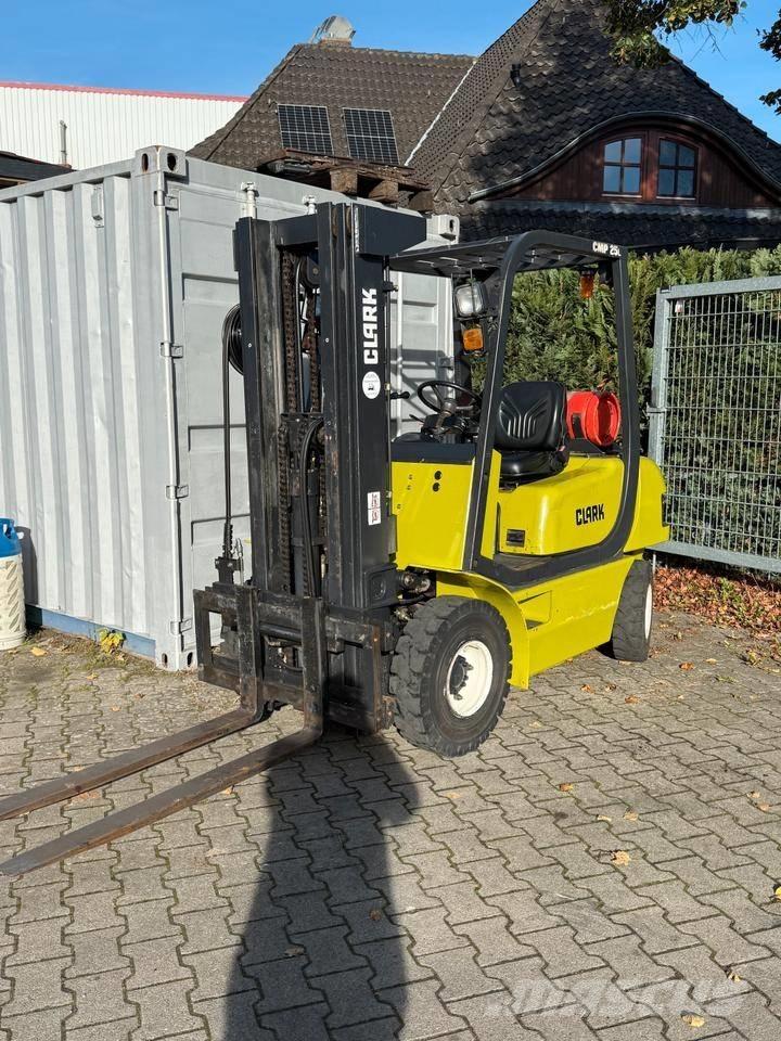 Clark CMP 25 L Carrelli elevatori GPL