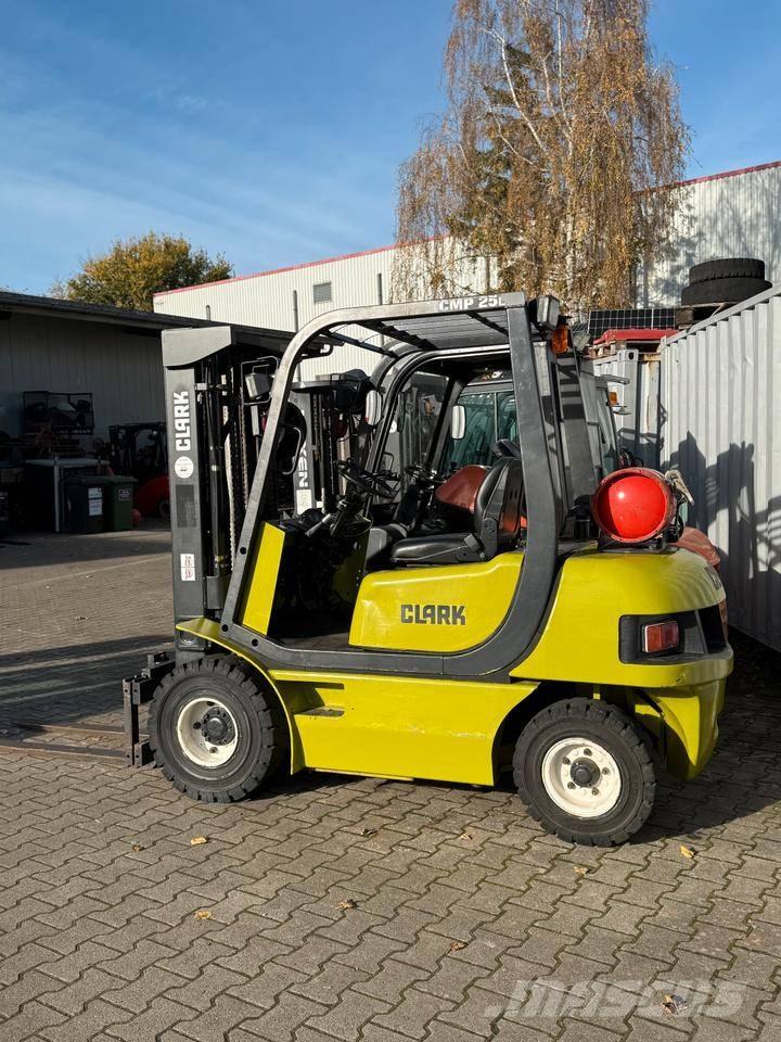 Clark CMP 25 L Carrelli elevatori GPL