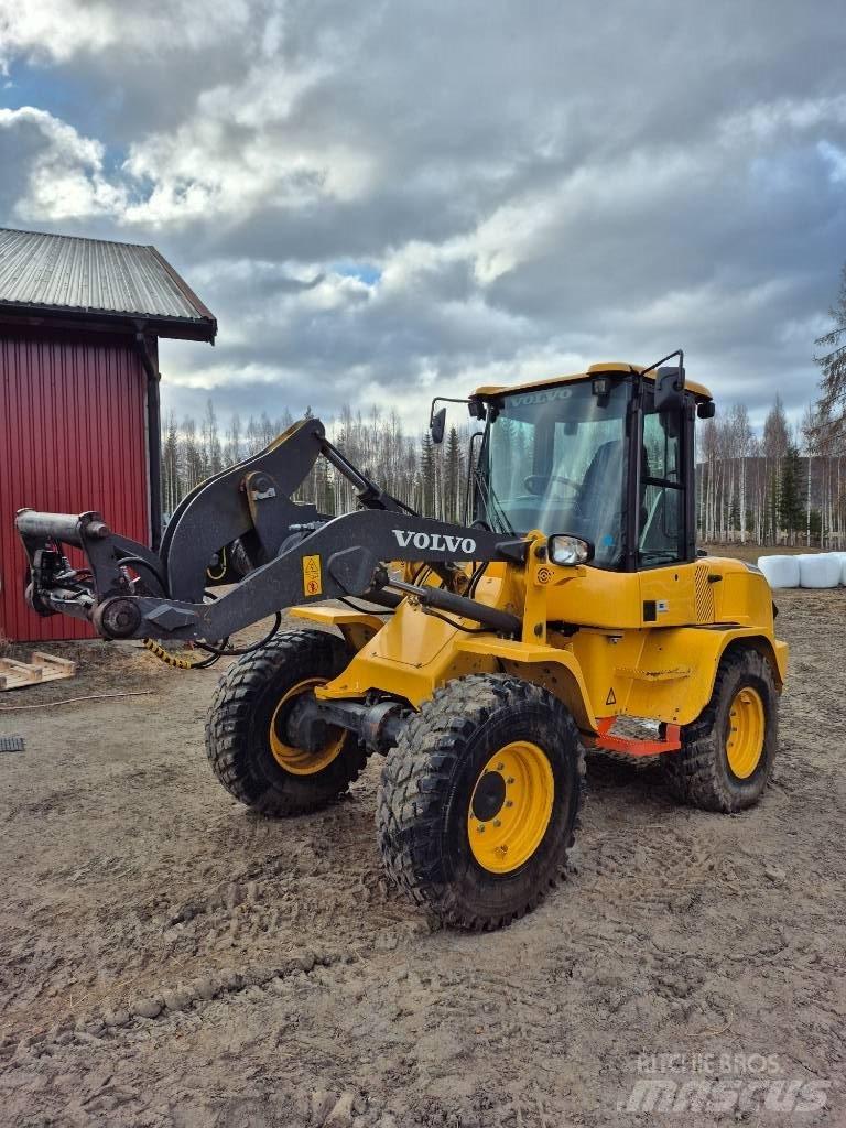 Volvo L 30 G Pale gommate