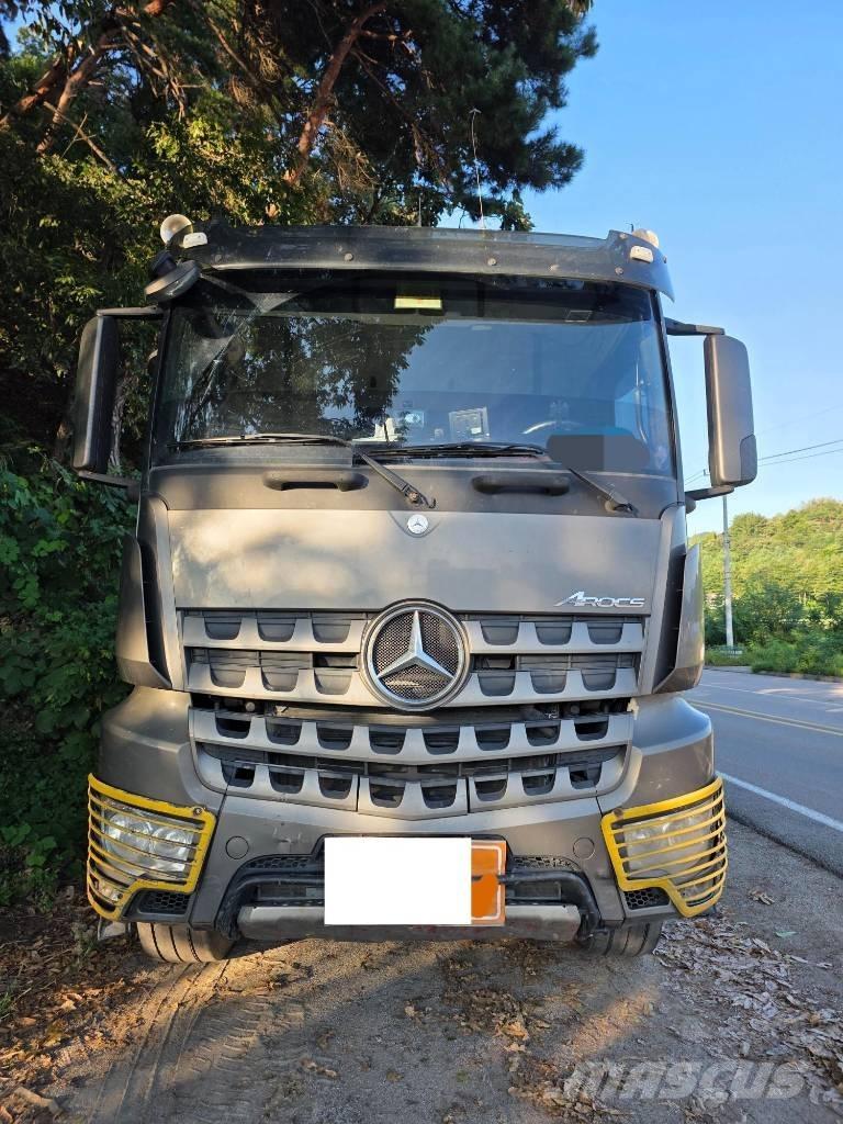 Mercedes-Benz 3951K Mini dumper