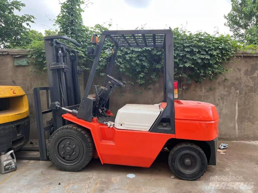 Heli 3 Ton Carrelli elevatori diesel