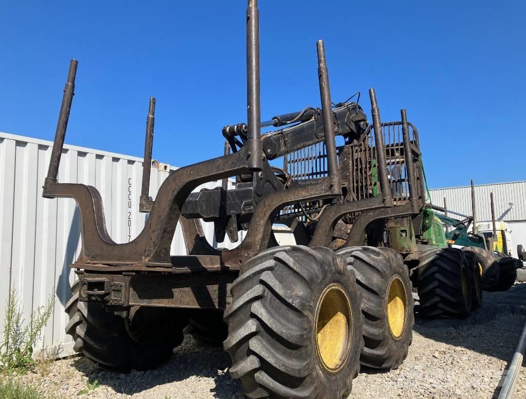 John Deere 1110 E Forwarder