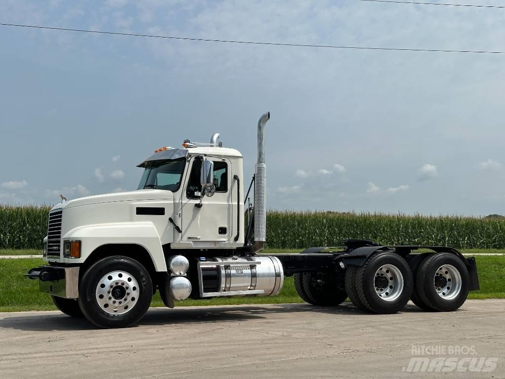Mack Pinnacle 64ft Motrici e Trattori Stradali