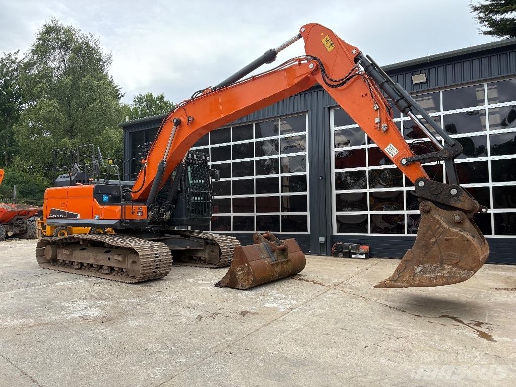 Doosan DX 225 LC-5 Escavatori cingolati