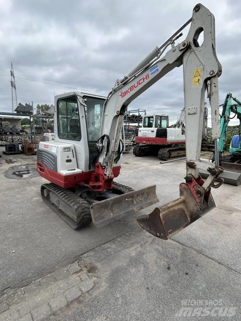 Takeuchi TB 228 Miniescavatori