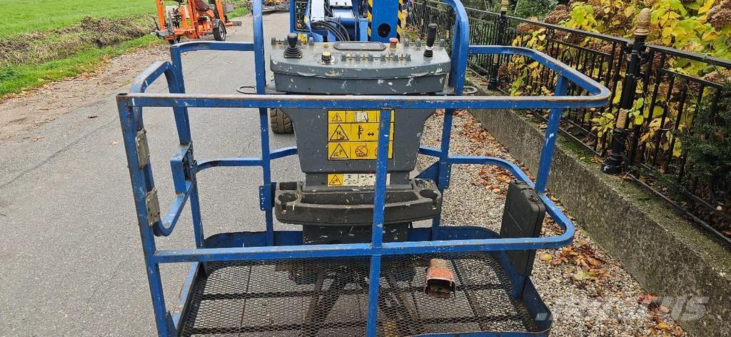 JLG E450aj Piattaforme a braccio articolato