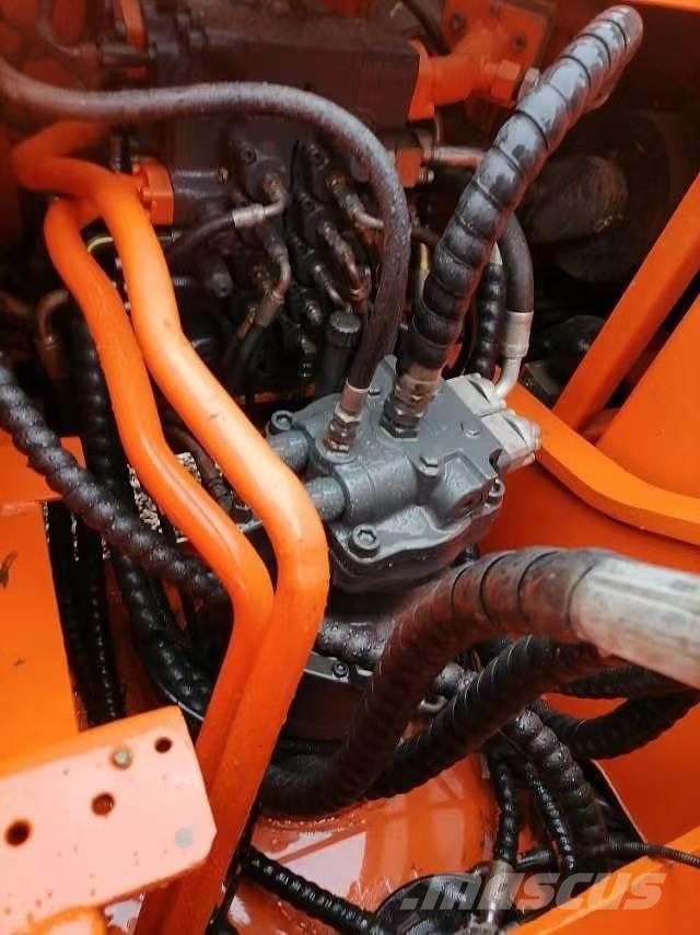 Doosan 225 LC-9 Escavatori cingolati