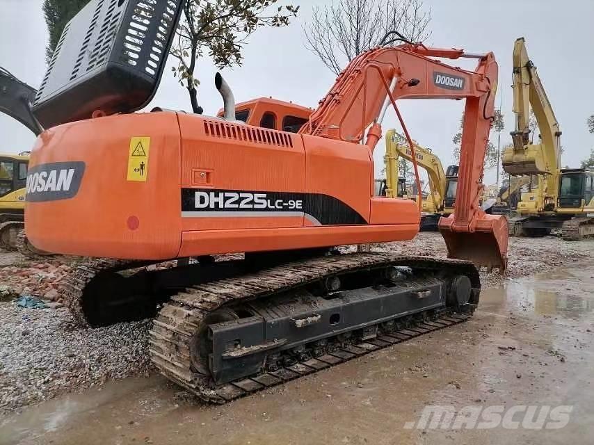 Doosan 225 LC-9 Escavatori cingolati