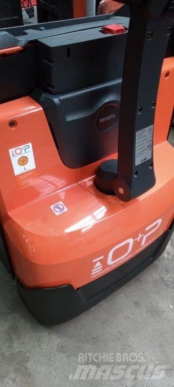 Toyota LWE 200 Transpallet manuale