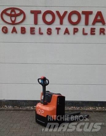 Toyota LWE 200 Transpallet manuale