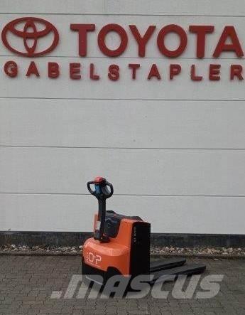 Toyota LWE 200 Transpallet manuale