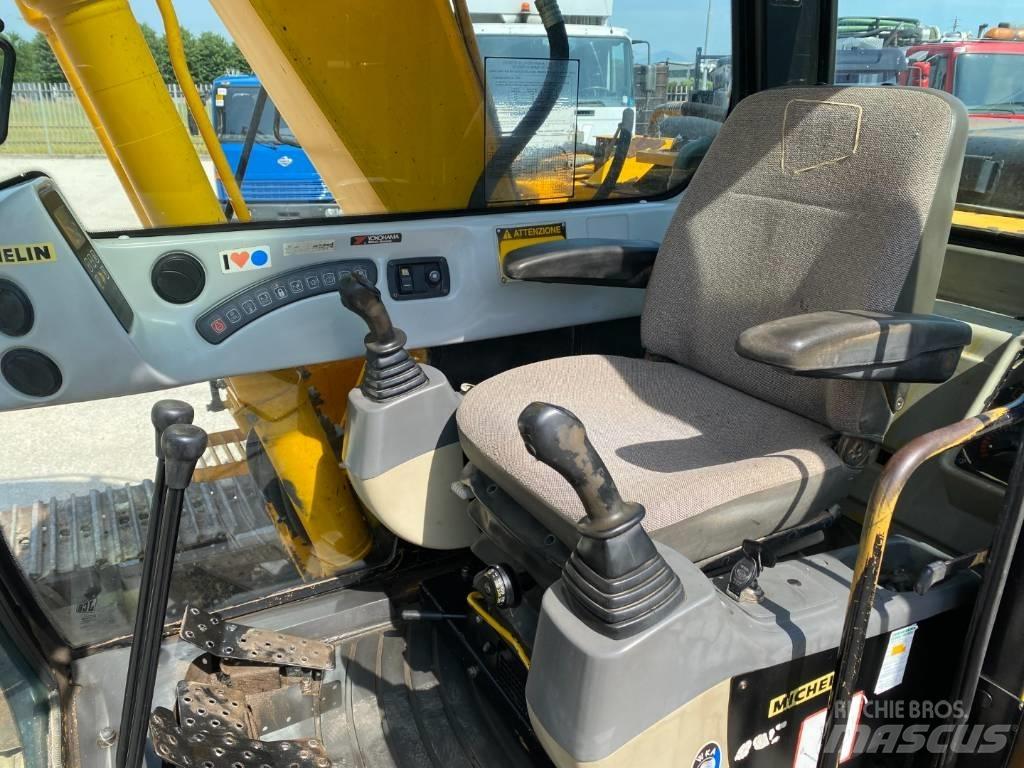 JCB JS 130 Escavatori cingolati