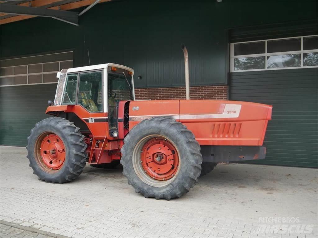 Case IH IHC 3588 Trattori