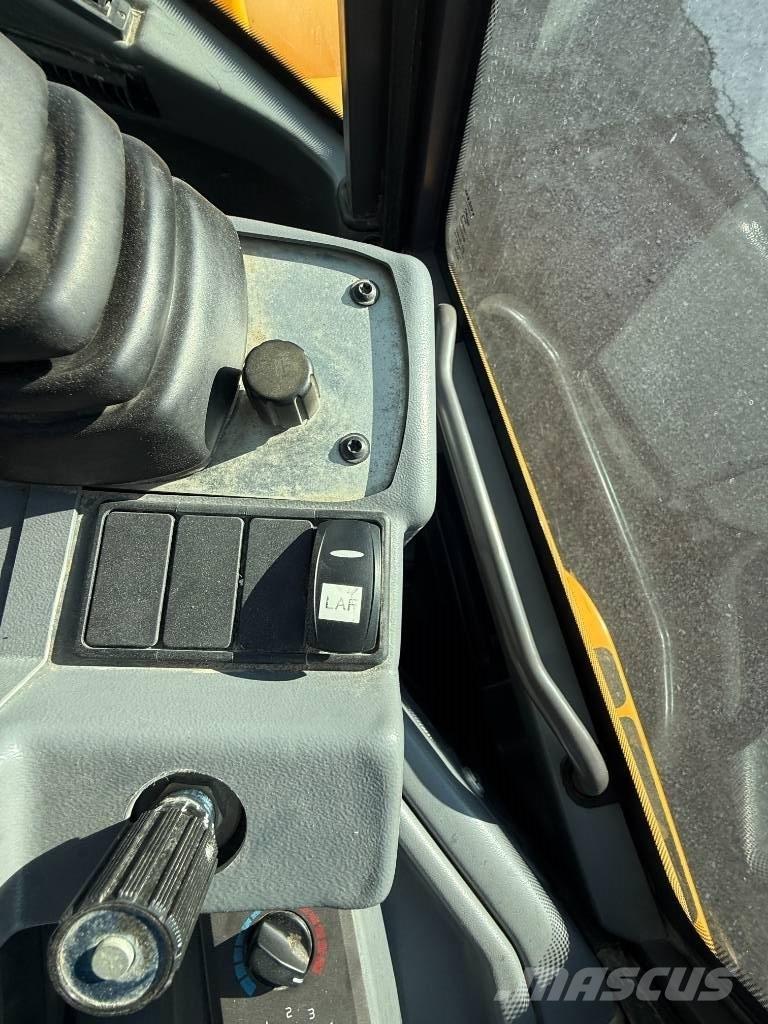 Volvo L30G Speeder Pale gommate