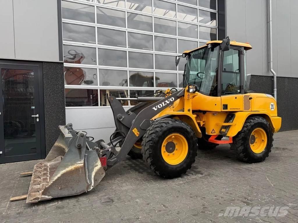 Volvo L35G Pale gommate