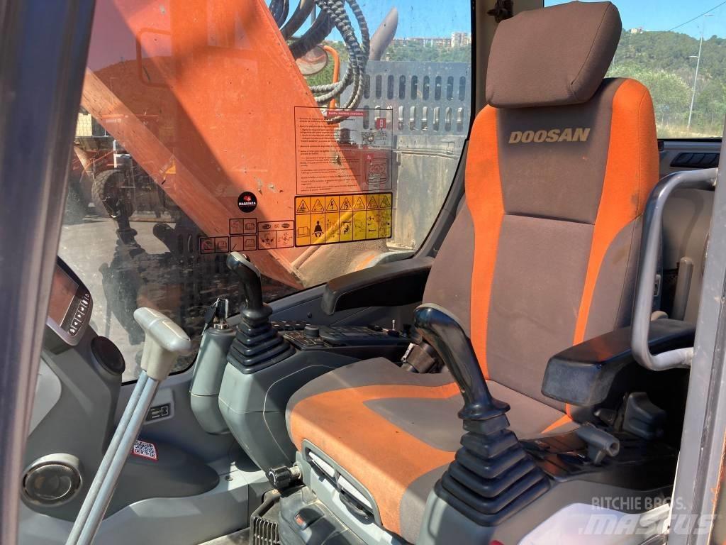Doosan DX 235 LCR Escavatori cingolati