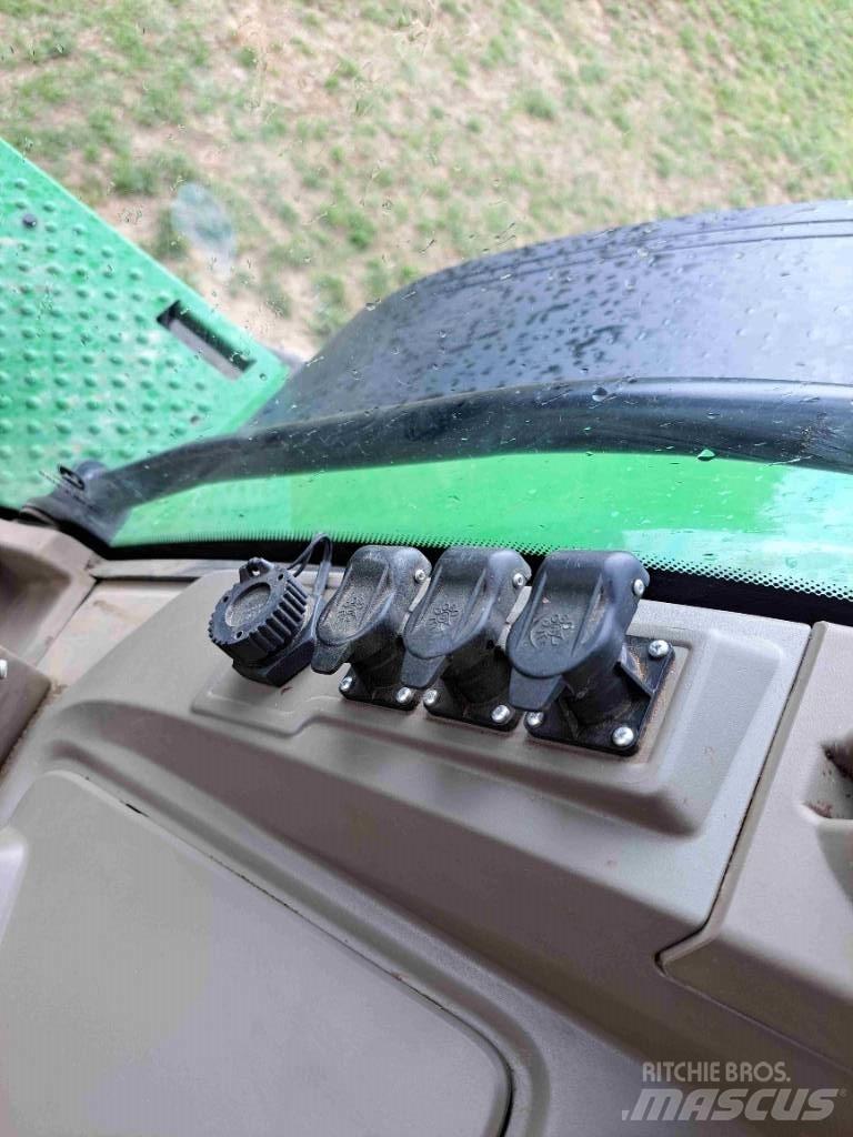 John Deere 8R410 Trattori