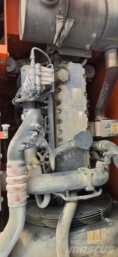 Doosan DX 210 W Escavatori gommati