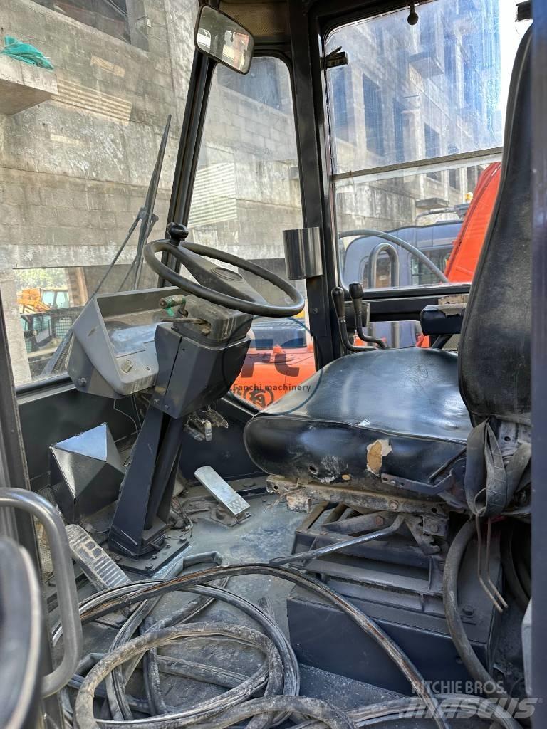 Komatsu WA 320 Pale gommate