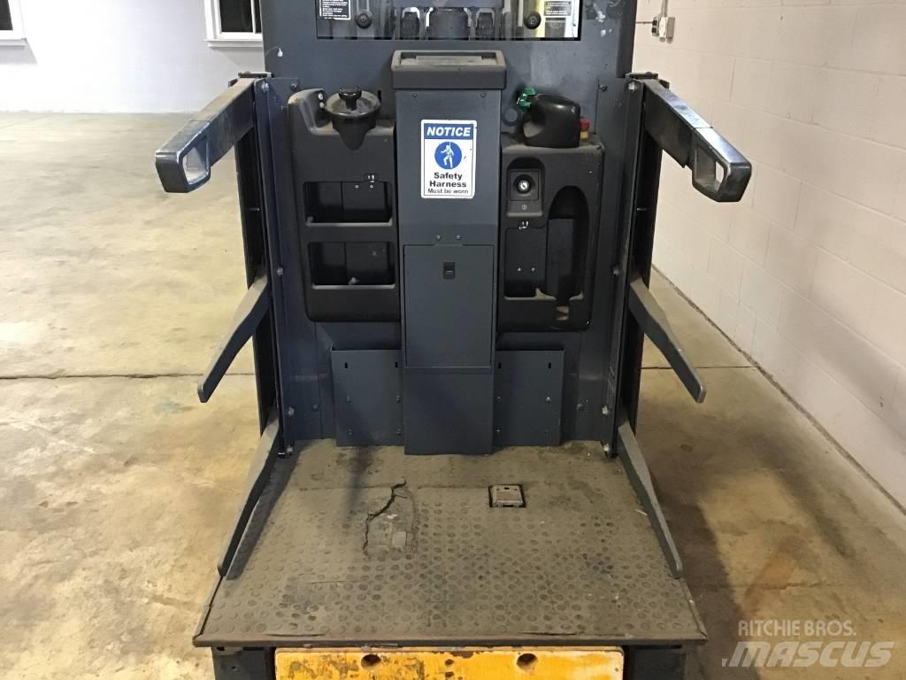 Jungheinrich EKS208 Commissionatore medio livello