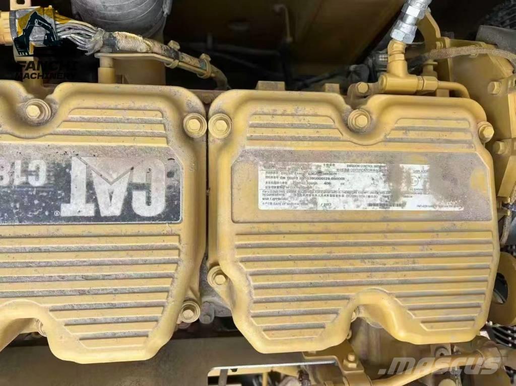CAT 390F Escavatori cingolati
