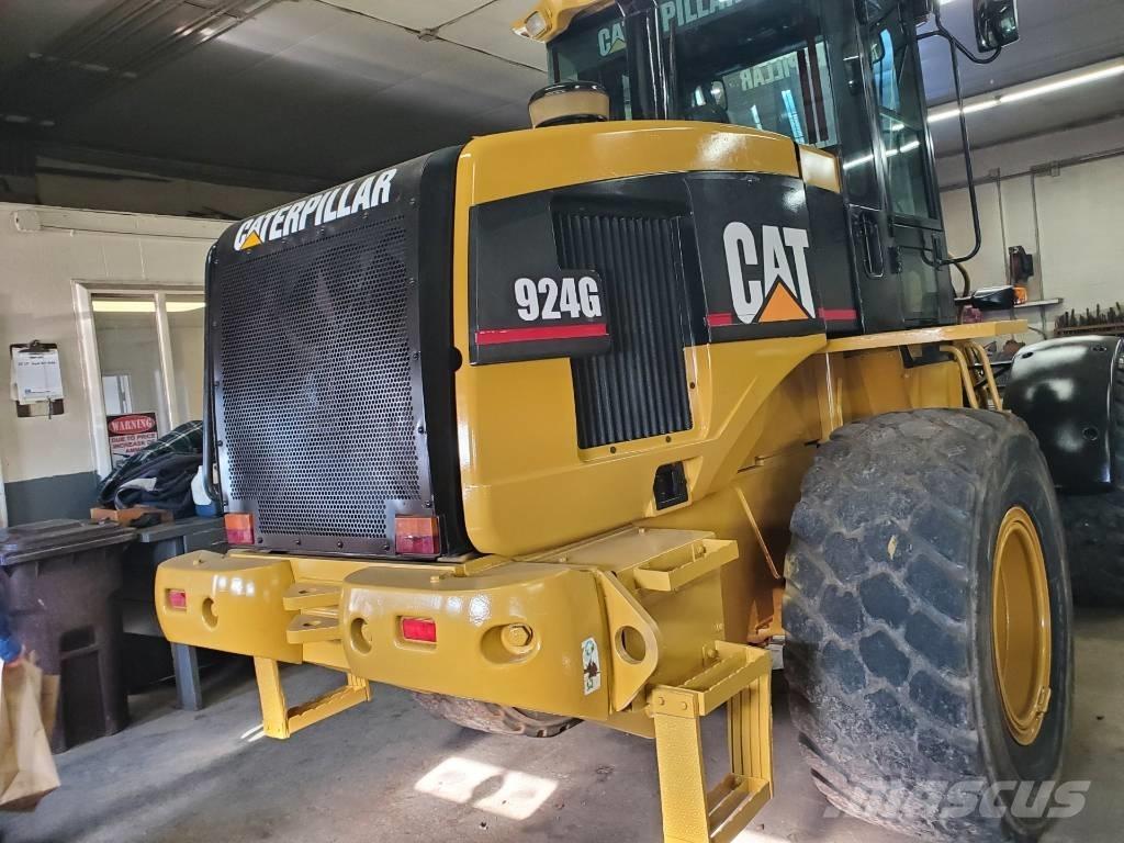 CAT 924 G Pale gommate
