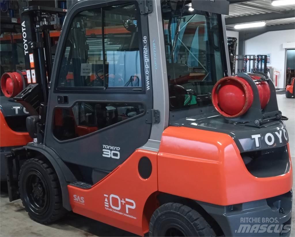 Toyota 02-8FGF30 Carrelli elevatori GPL