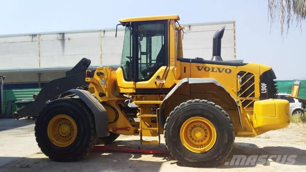Volvo L90F Pale gommate