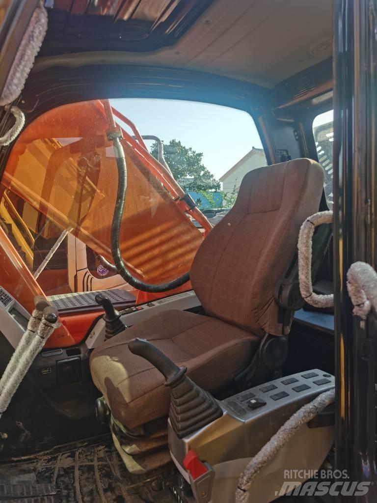 Doosan DX 225 LC Escavatori cingolati