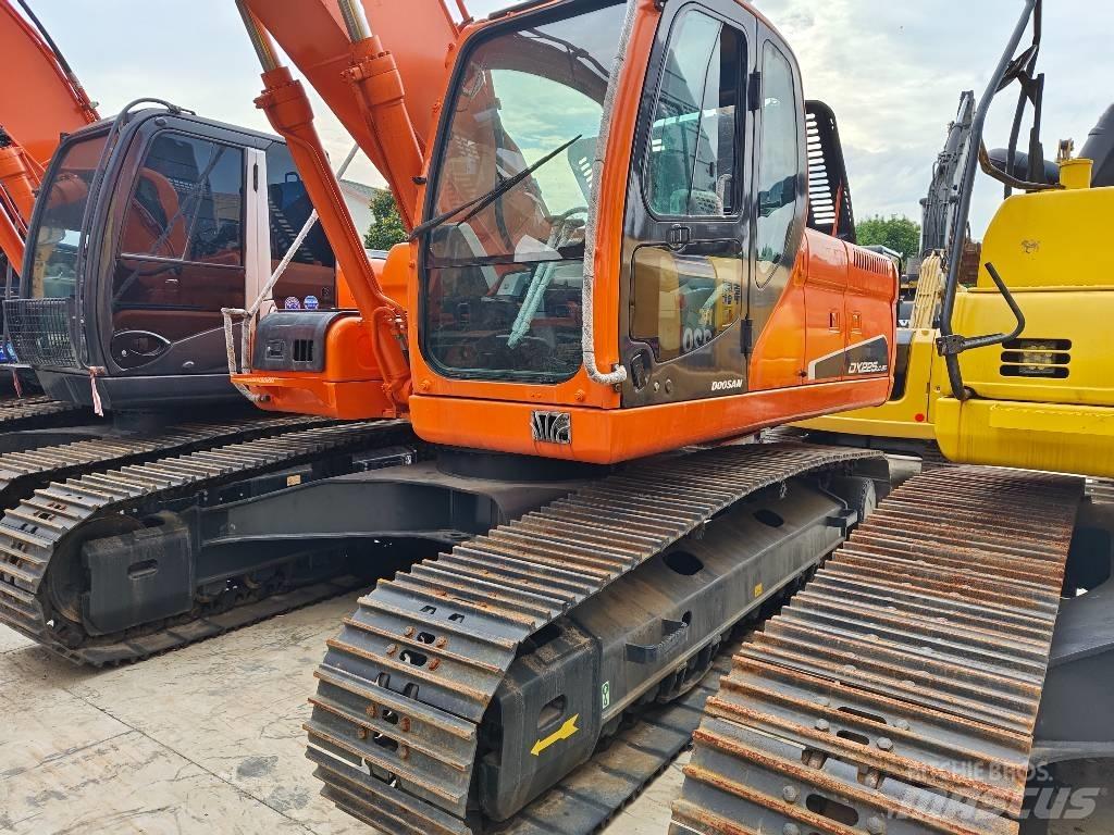 Doosan DX 225 LC Escavatori cingolati