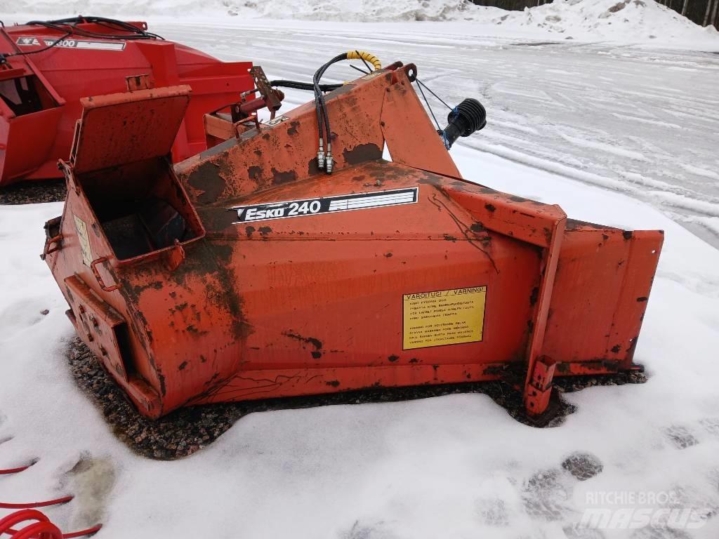Esko LL 240 Spazzaneve