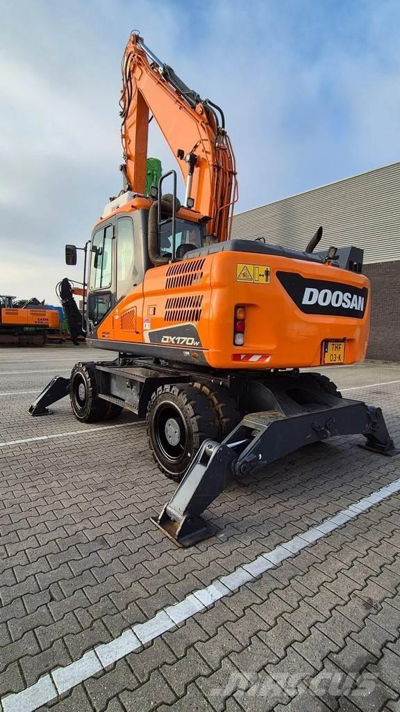 Doosan DX 170W-5 Escavatori gommati