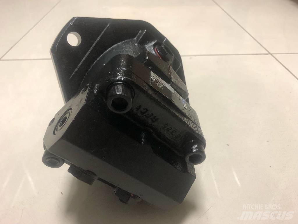 John Deere H 415 Componenti idrauliche