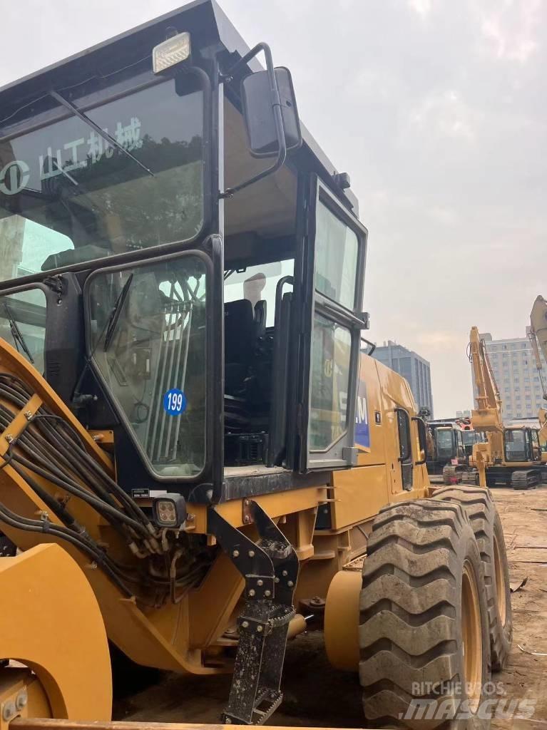 SEM 922F Motorgraders