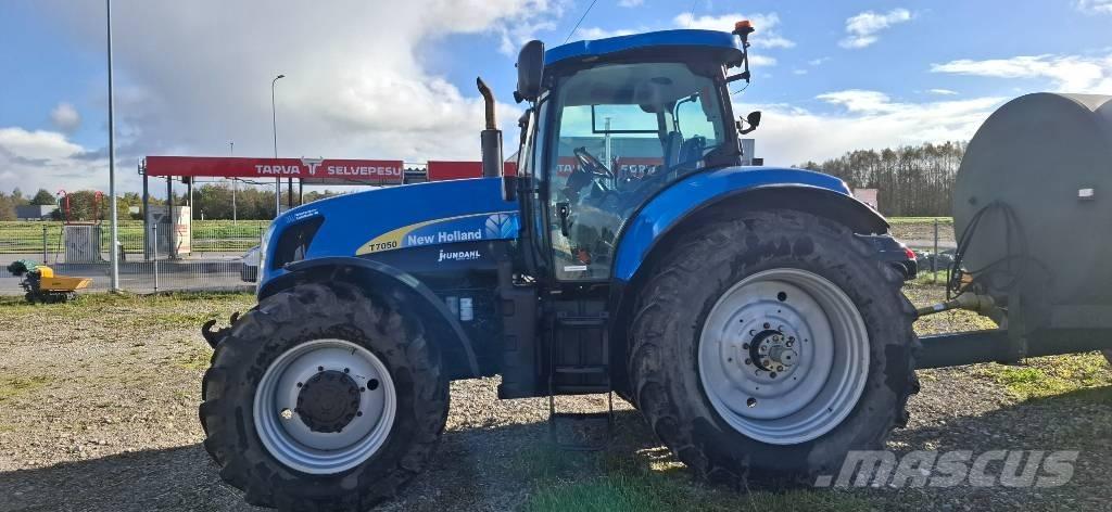 New Holland T7050 Trattori