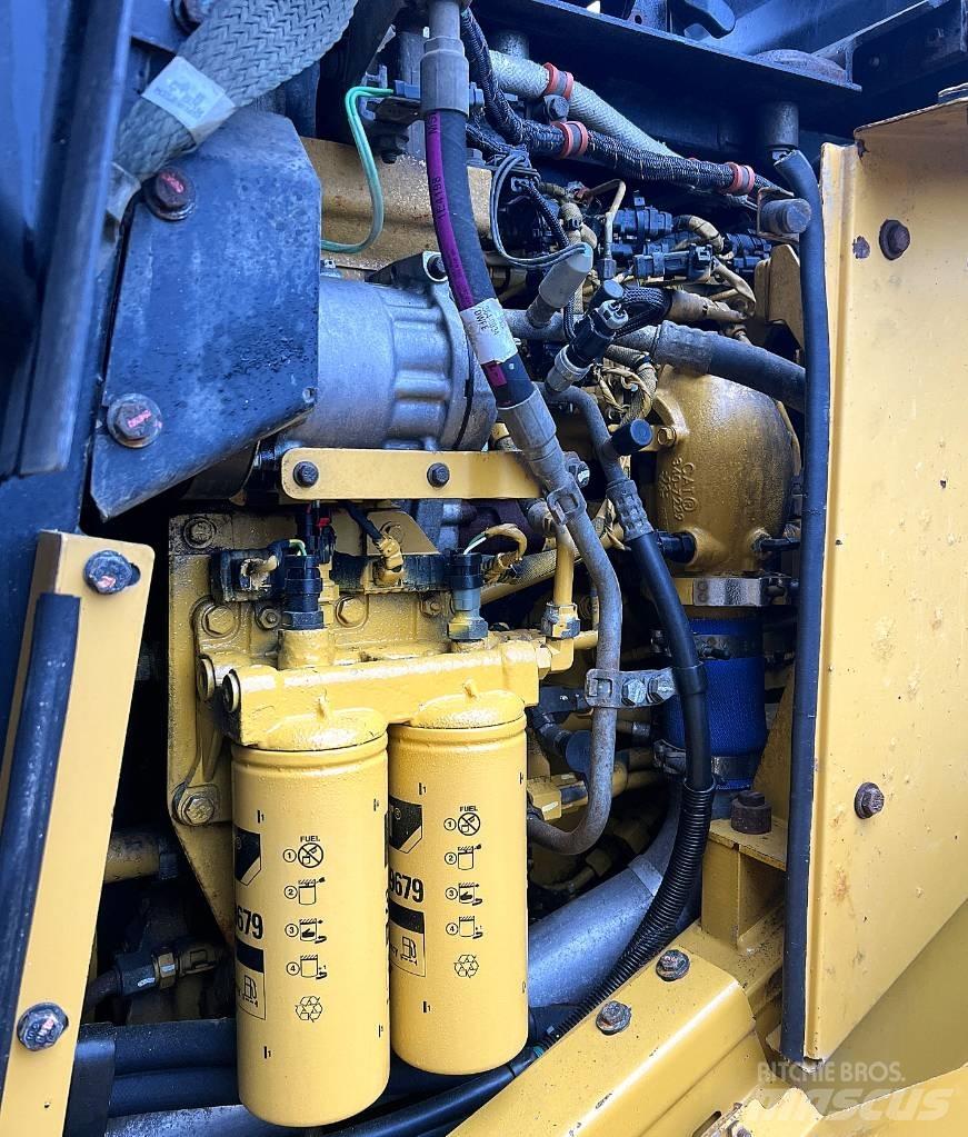 CAT 972 K Pale gommate