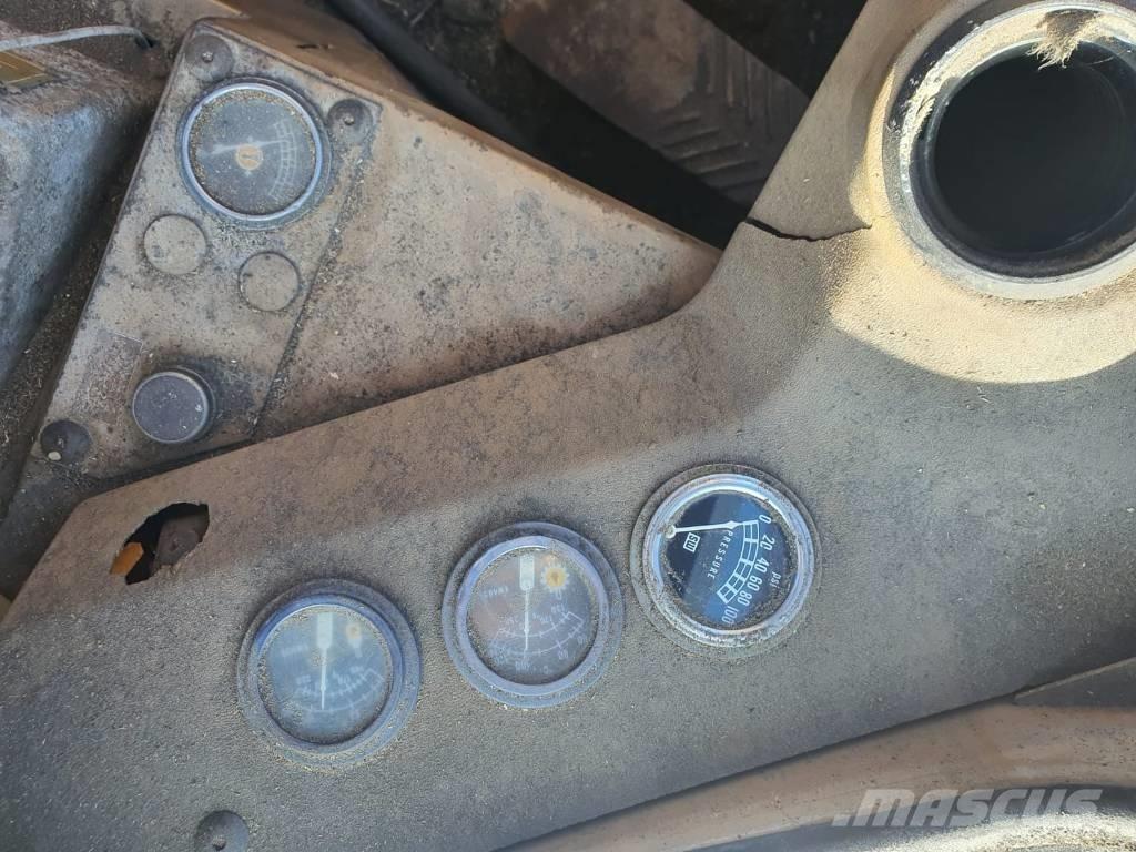 CAT 966 E Pale gommate