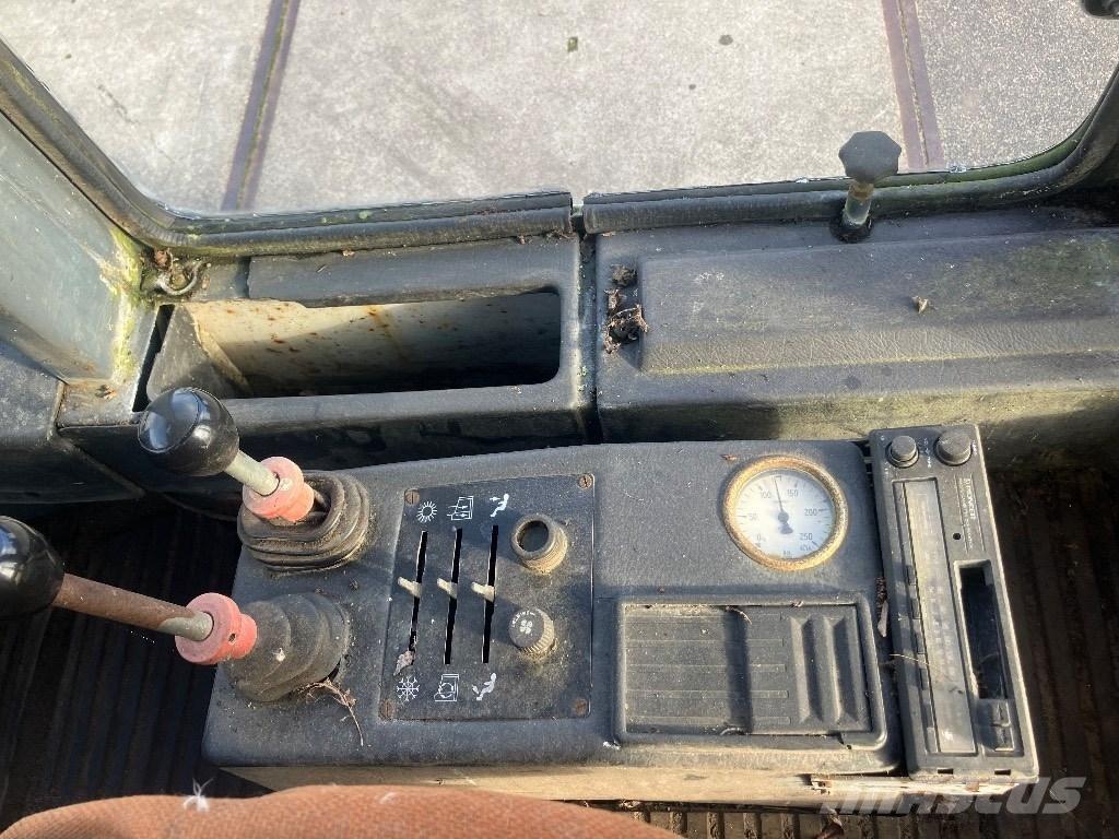 O&K L 6 shovel Pale gommate