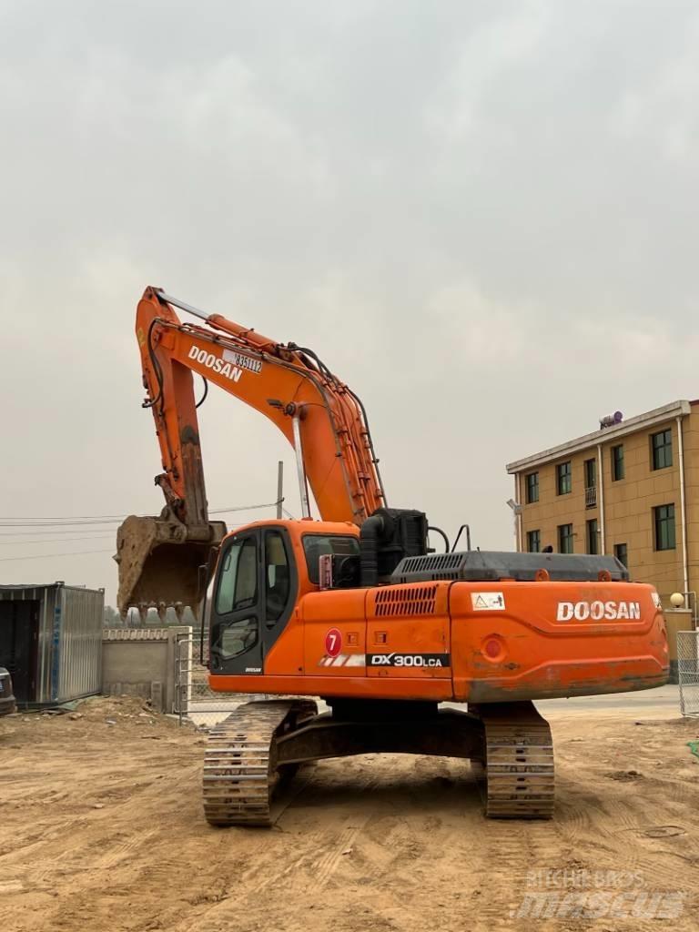 Doosan DX300LCA Escavatori cingolati