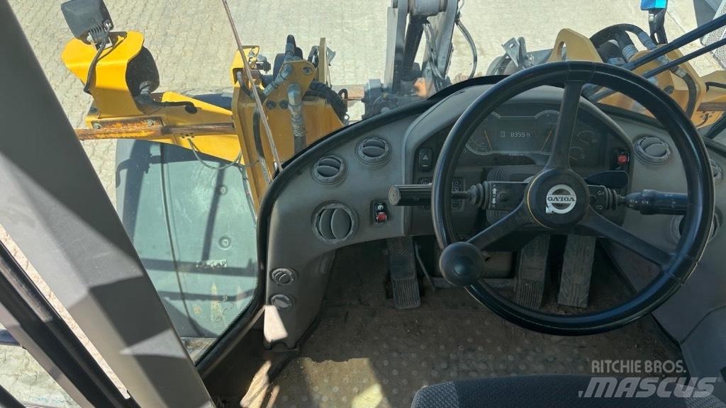 Volvo BM L 70H Pale gommate