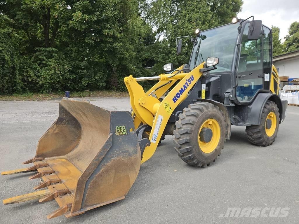 Komatsu WA 70 M-8 Pale gommate