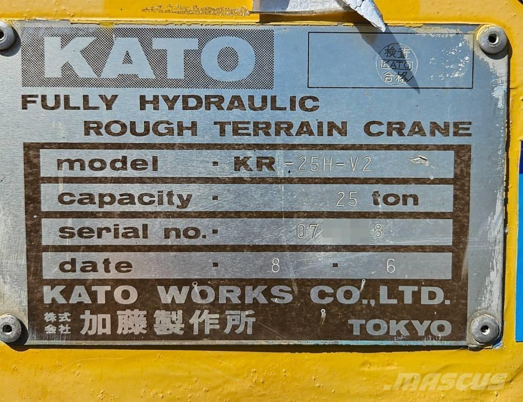 Kato KR 25 H V-2 Gru per terreni difficili