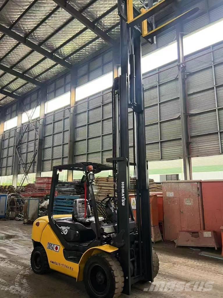 Komatsu FD 30 T-17 Carrelli elevatori diesel