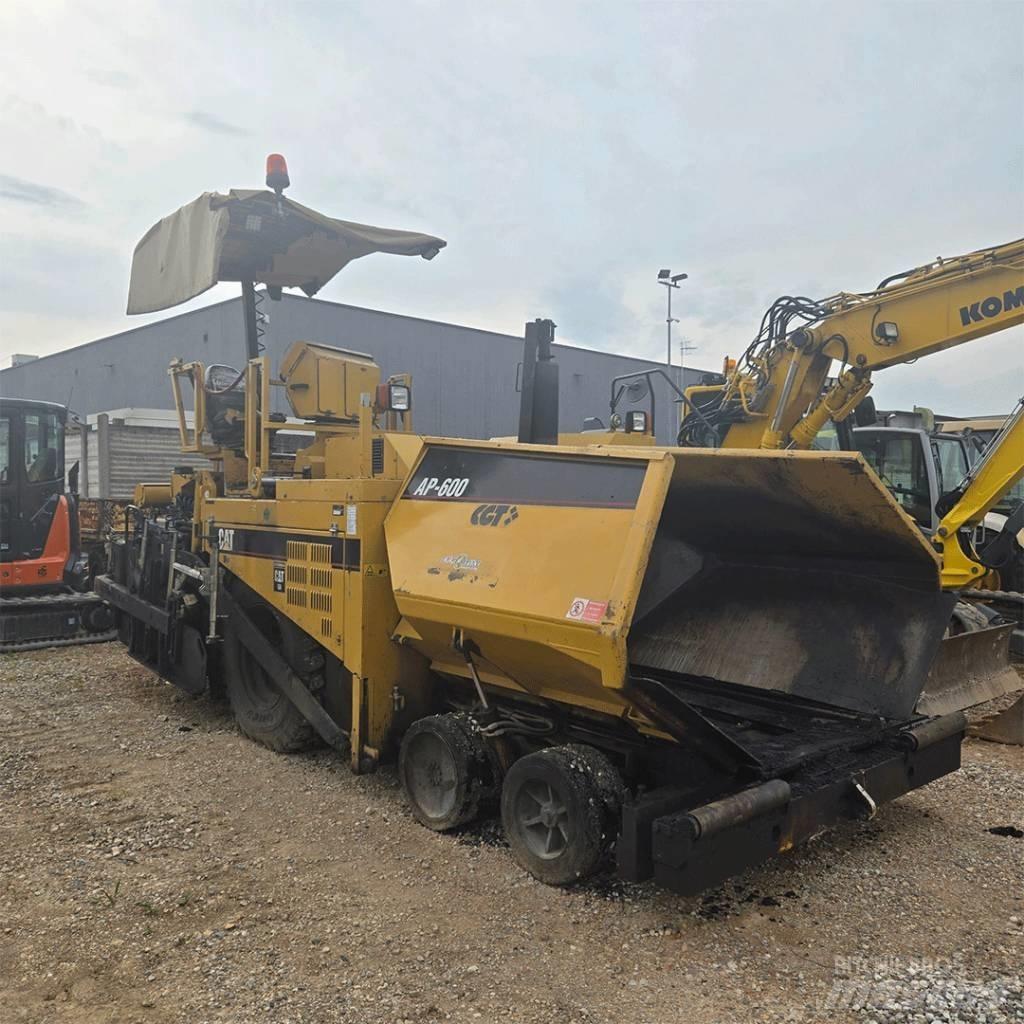 CAT AP 600 Finitrici