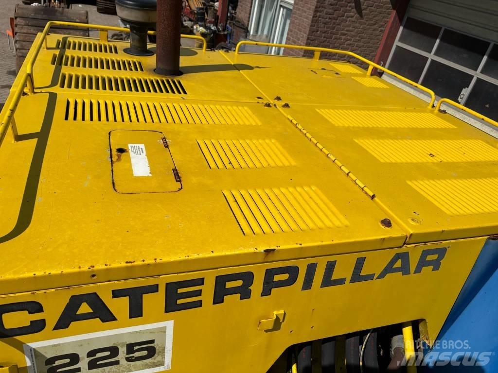 CAT 225 Escavatori cingolati