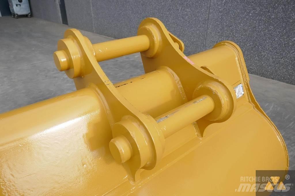 CAT 320 Bucket Benne